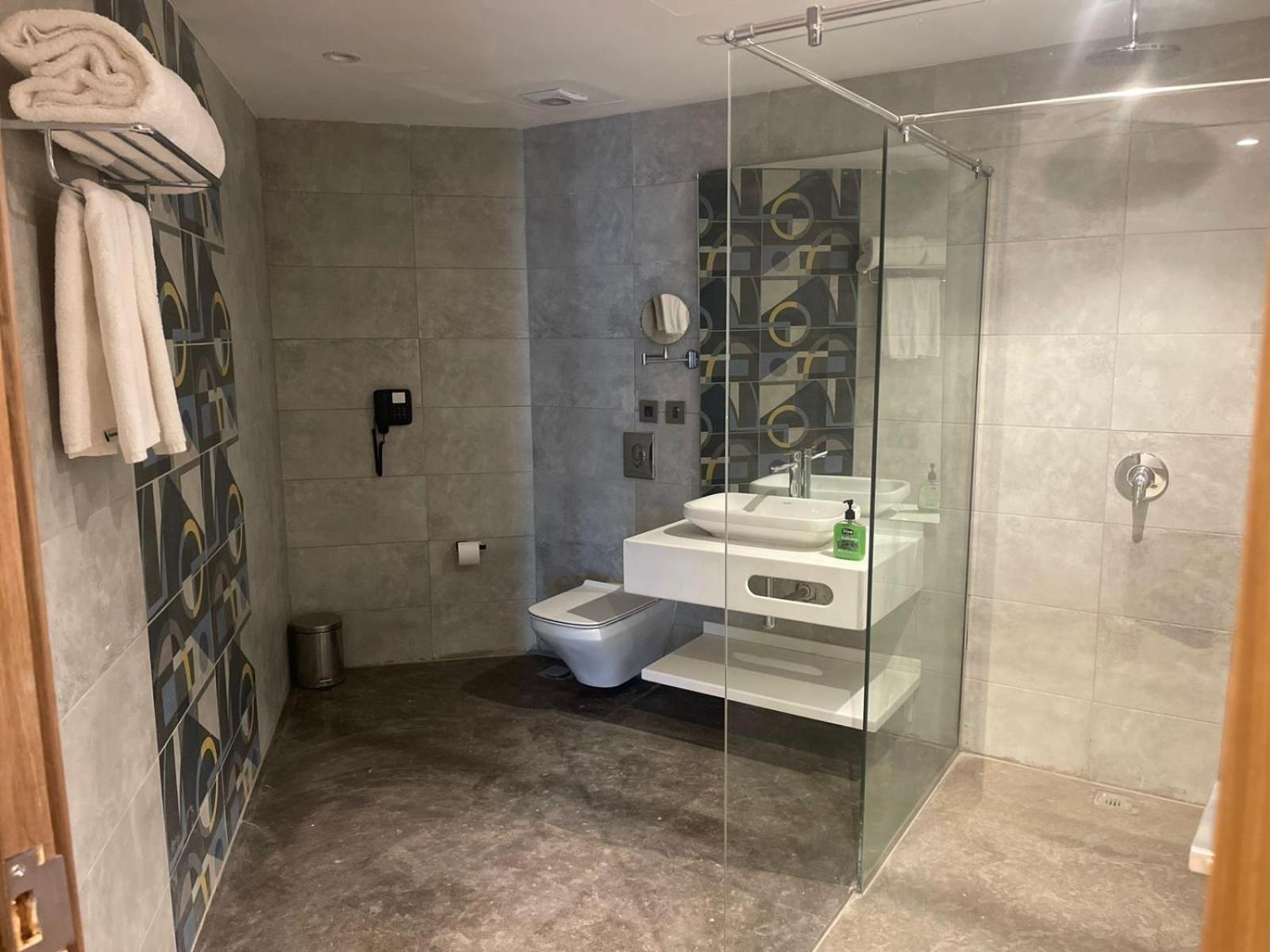 Phoenix Hotel & Wellness Sheikh Zayed City Exterior foto